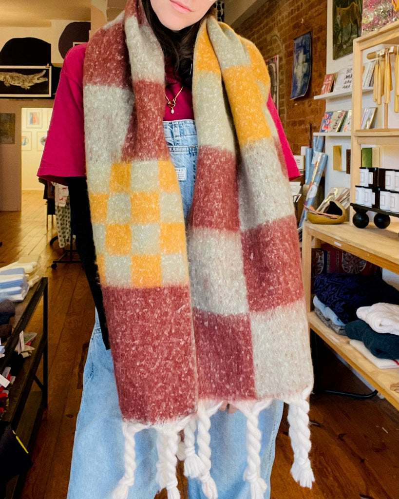 Checkerboard Blanket Scarf - Hyperbole