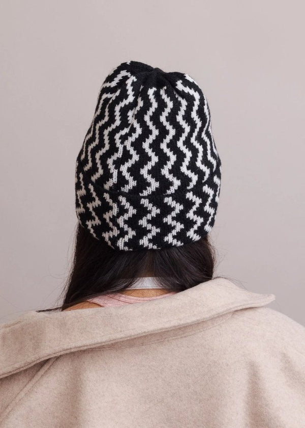 ZigZag Beanie - Black - Hyperbole