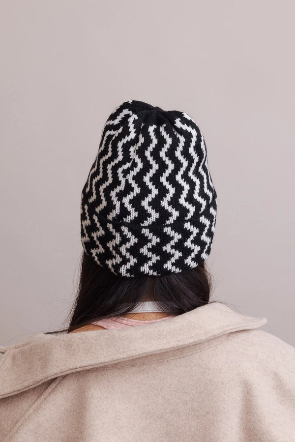 ZigZag Beanie - Black - Hyperbole